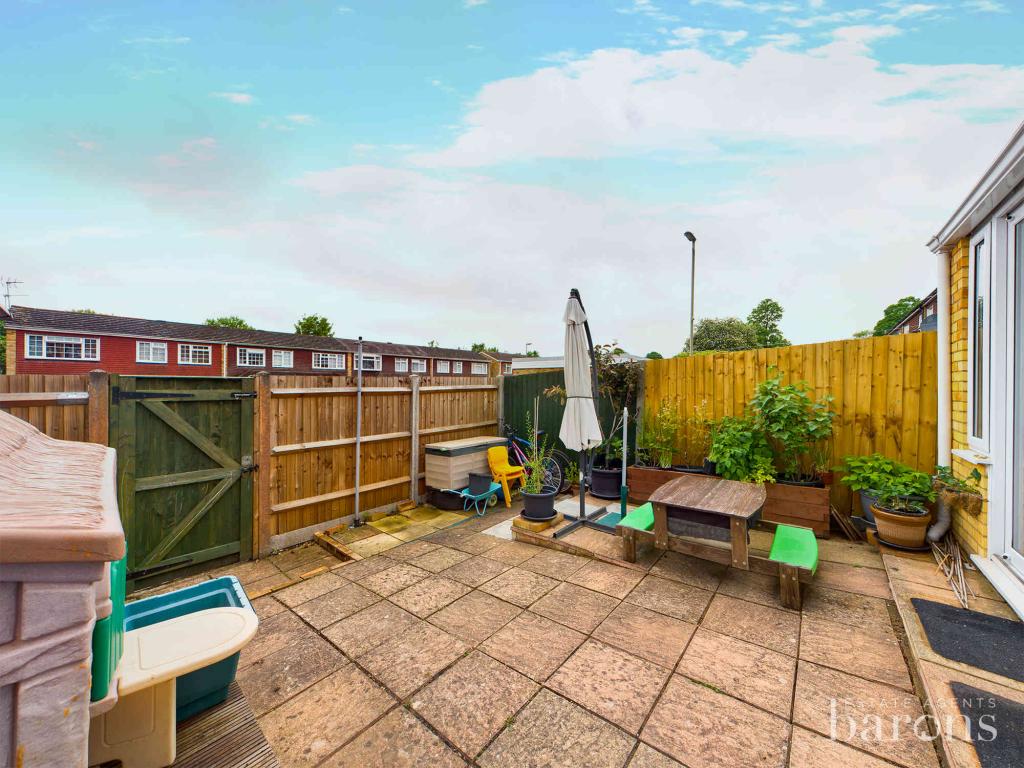 5782_outfrontimage57181 Barons Estate Agents